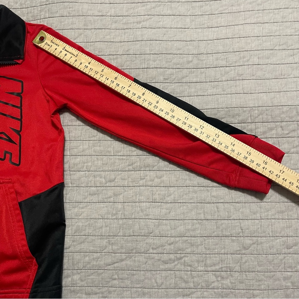 Nike Boy's Red & Black Tracksuit Jacket Size 6 - Picture 4 of 6